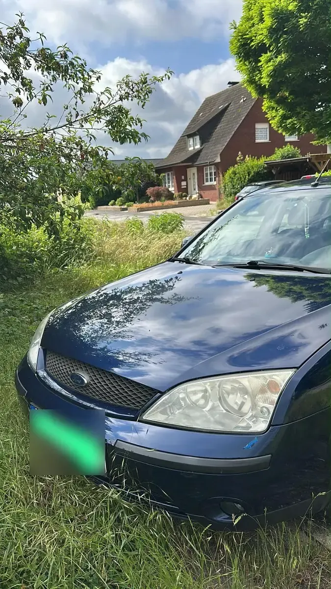 Gebraucht Ford Mondeo 125 PS (91 kW) 2002 Blau Limousine