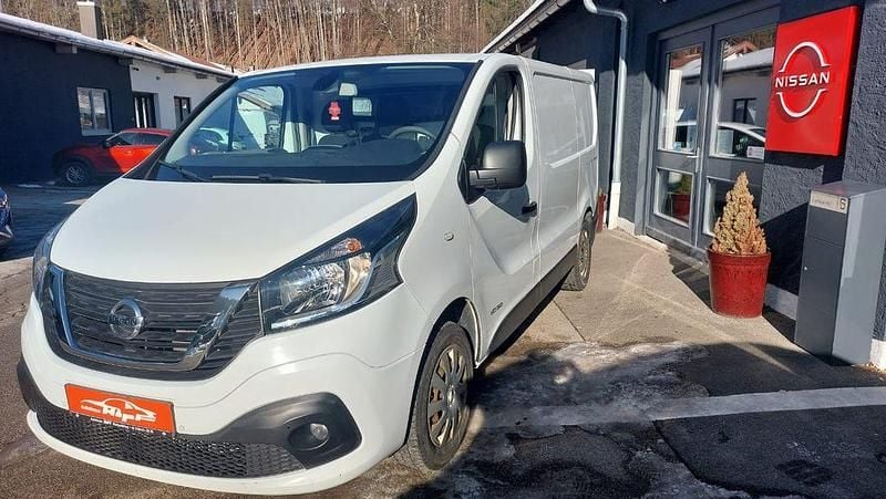Weiß Gebraucht 2017 Nissan NV300 Comfort Van | 10.850 € (Fairer Preis) - Bild 1/4