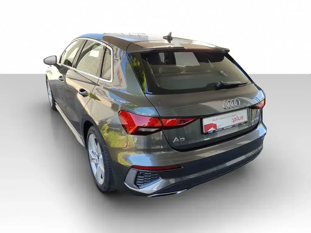 Gebraucht Audi A3 S-Line 150 PS (110 kW) 2022 Daytonagrau perleffekt Limousine