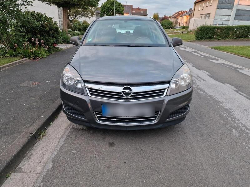 Grau Gebraucht 2009 Opel Astra Limousine | 1.000 € (Superpreis) - Bild 1/4