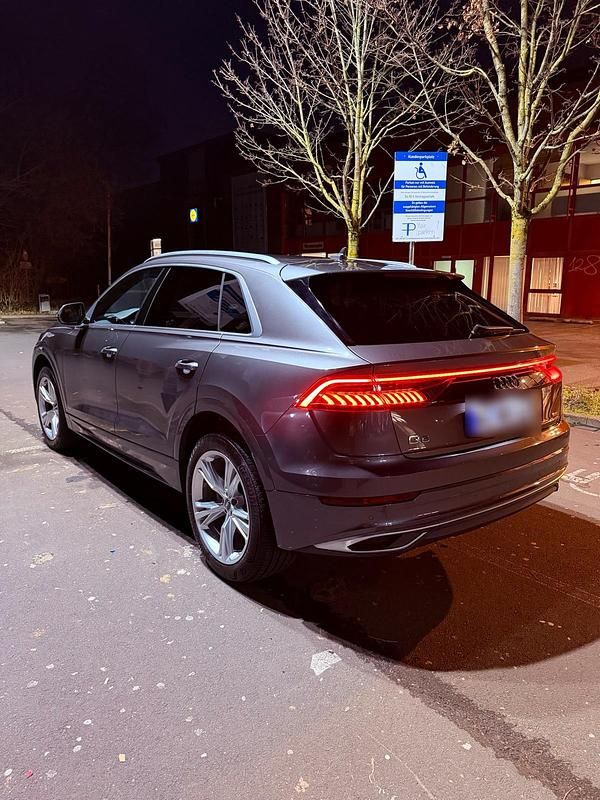 Gebraucht Audi Q8 Premium 400 PS (294 kW) 2020 Grau SUV
