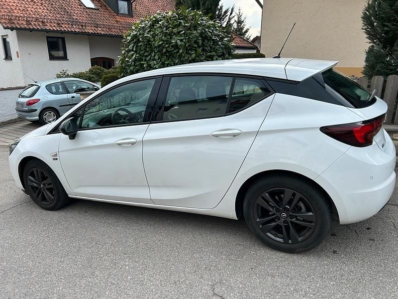 Gebraucht Opel Astra 110 PS (80 kW) 2020 Weiß Limousine