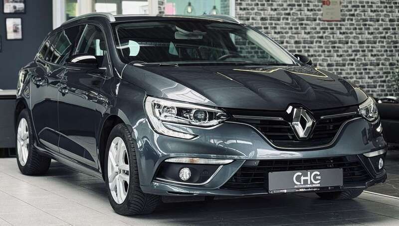 Grau Gebraucht 2020 Renault Mégane GrandTour LIMITED Kombi | 13.390 € (Guter Preis) - Bild 1/4