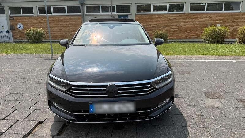 Schwarz Gebraucht 2015 VW Passat Limousine | 18.000 € (Etwas zu teuer) - Bild 1/4