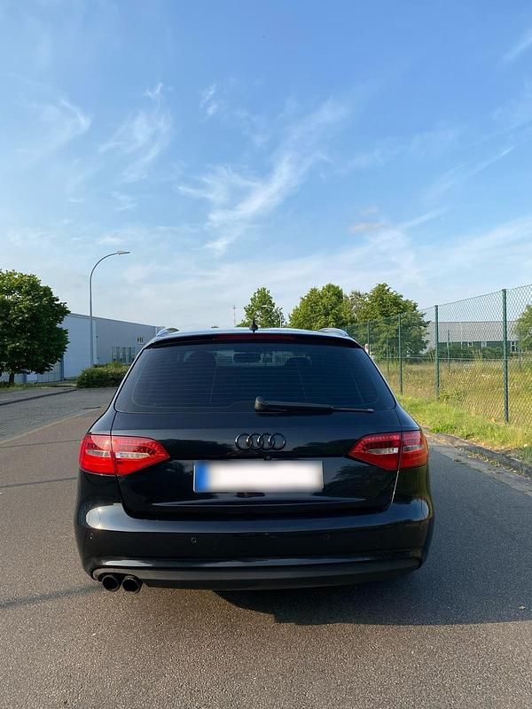Gebraucht Audi A4 177 PS (130 kW) 2013 Schwarz Kombi