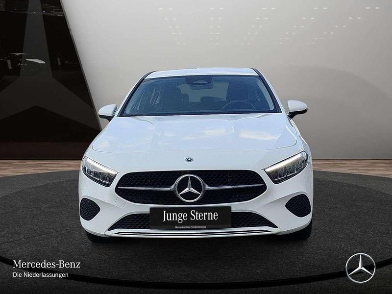 Gebraucht Mercedes A250 Advanced 163 PS (119 kW) 2025 Weiß Limousine