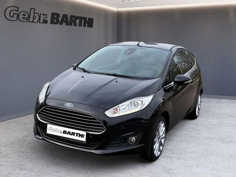Gebraucht Ford Fiesta Titanium 140 PS (102 kW) 2016 Iridiumschwarz metallic (metallic) Kleinwagen