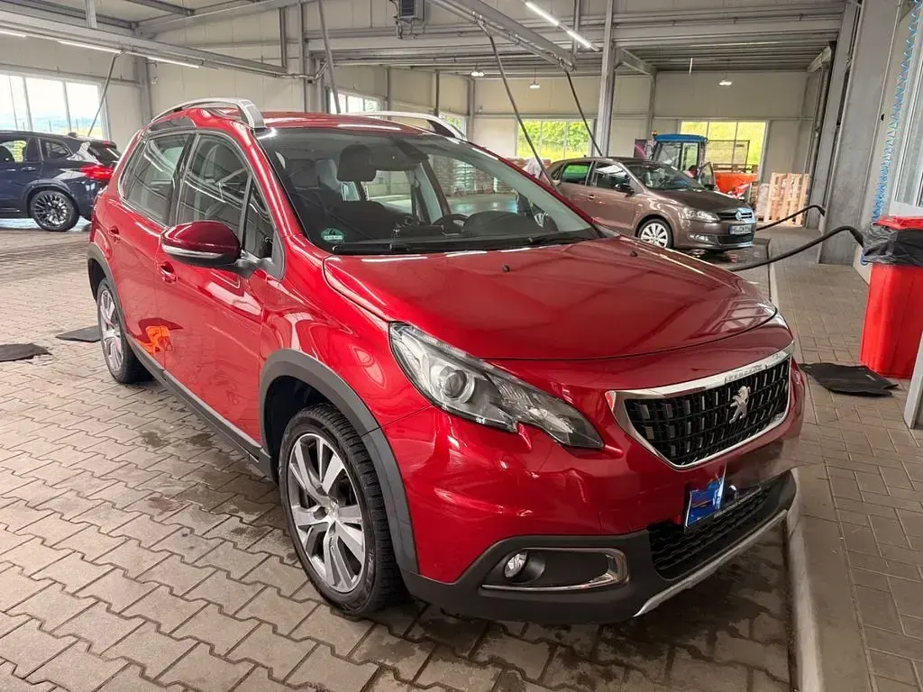 Gebraucht Peugeot 2008 Allure 131 PS (96 kW) 2017 Rot SUV