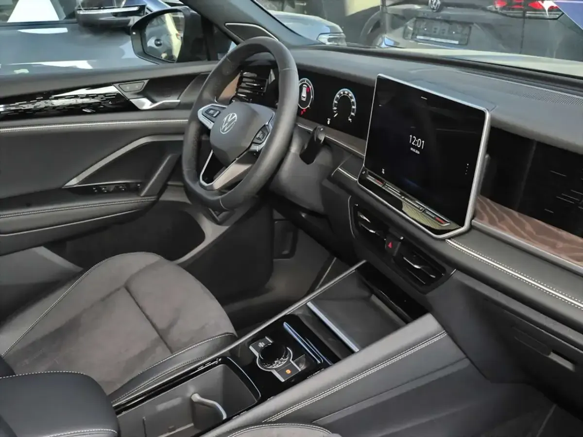 Neu VW Tayron Elegance 150 PS (110 kW) 2026 Grau SUV