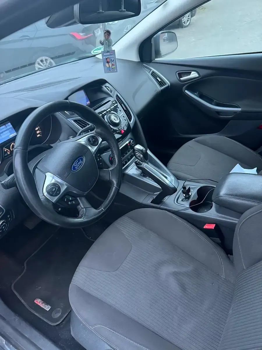 Gebraucht Ford Focus 115 PS (84 kW) 2012 Schwarz Kombi