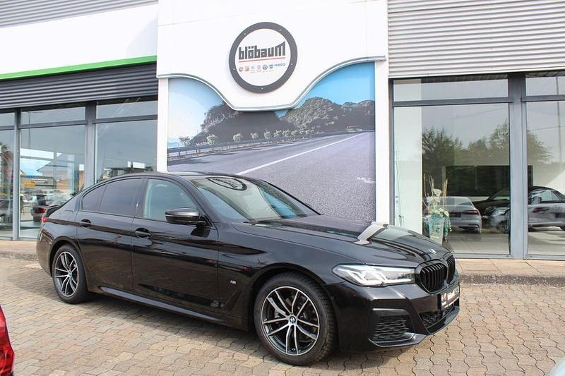 Schwarz Gebraucht 2022 BMW 520 M Sport Limousine | 39.951 € (Teuer) - Bild 1/4