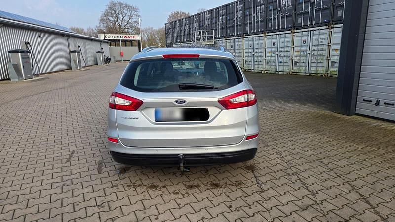 Gebraucht Ford Mondeo 150 PS (110 kW) 2017 Silber Kombi