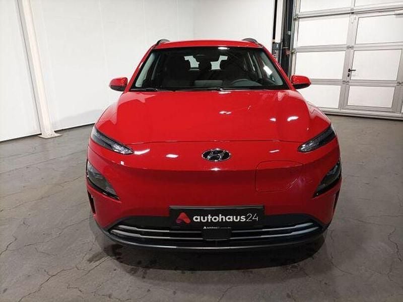 Gebraucht Hyundai Kona Select 100 kW (136 PS) 2022 Rot SUV