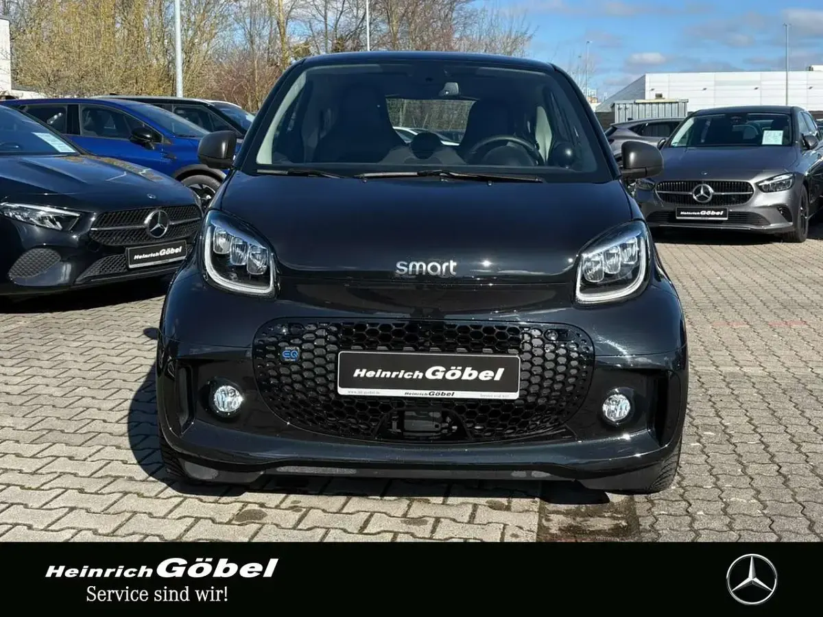 Gebraucht Smart ForTwo Electric Drive Exclusive 60 kW (82 PS) 2024 Bodypanels in black Coupé