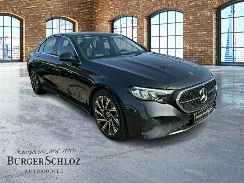 Gebraucht Mercedes E200 Avantgarde 204 PS (150 kW) 2023 Metalliclack graphitgrau Limousine