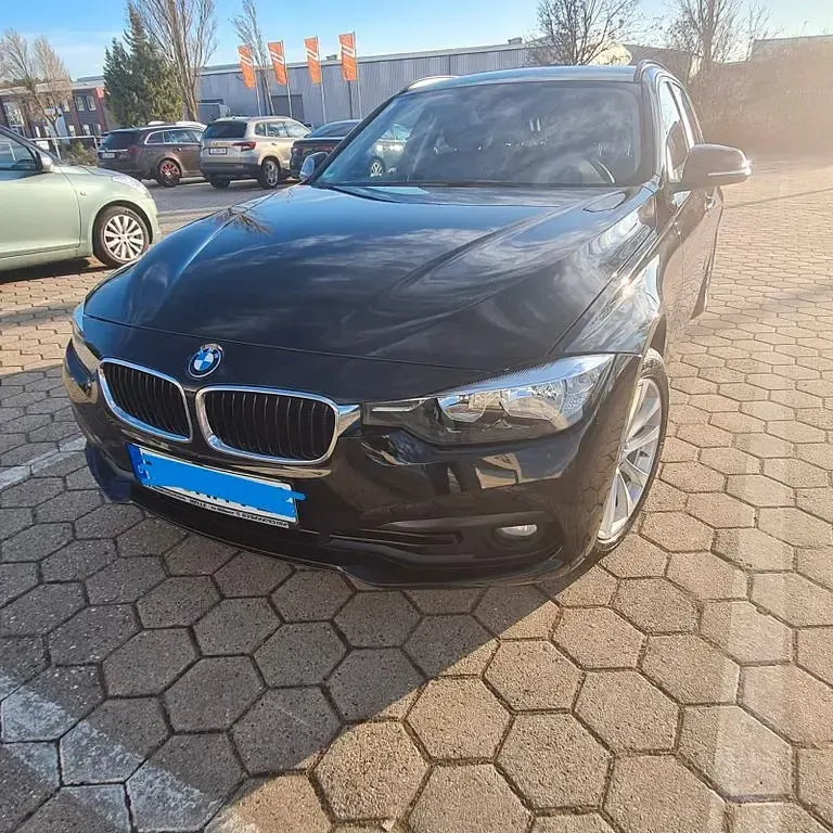 Gebraucht BMW 325 Advantage 224 PS (164 kW) 2017 Schwarz Kombi