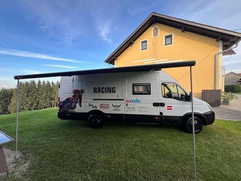 Weiß Gebraucht 2008 Iveco Daily Van | 22.000 € - Bild 1/4