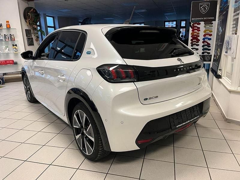 Gebraucht Peugeot e-208 GT 100 kW (136 PS) 2021 Weiß Kleinwagen