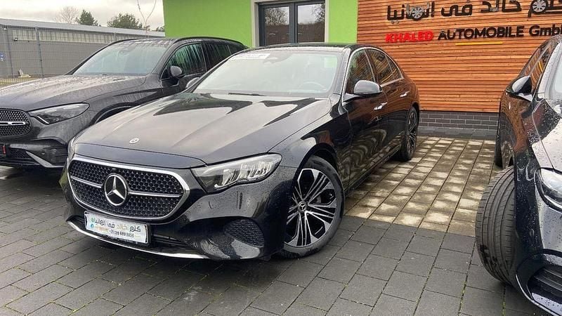 Schwarz Gebraucht 2023 Mercedes E200 Advanced Limousine | 38.990 € (Superpreis) - Bild 1/4