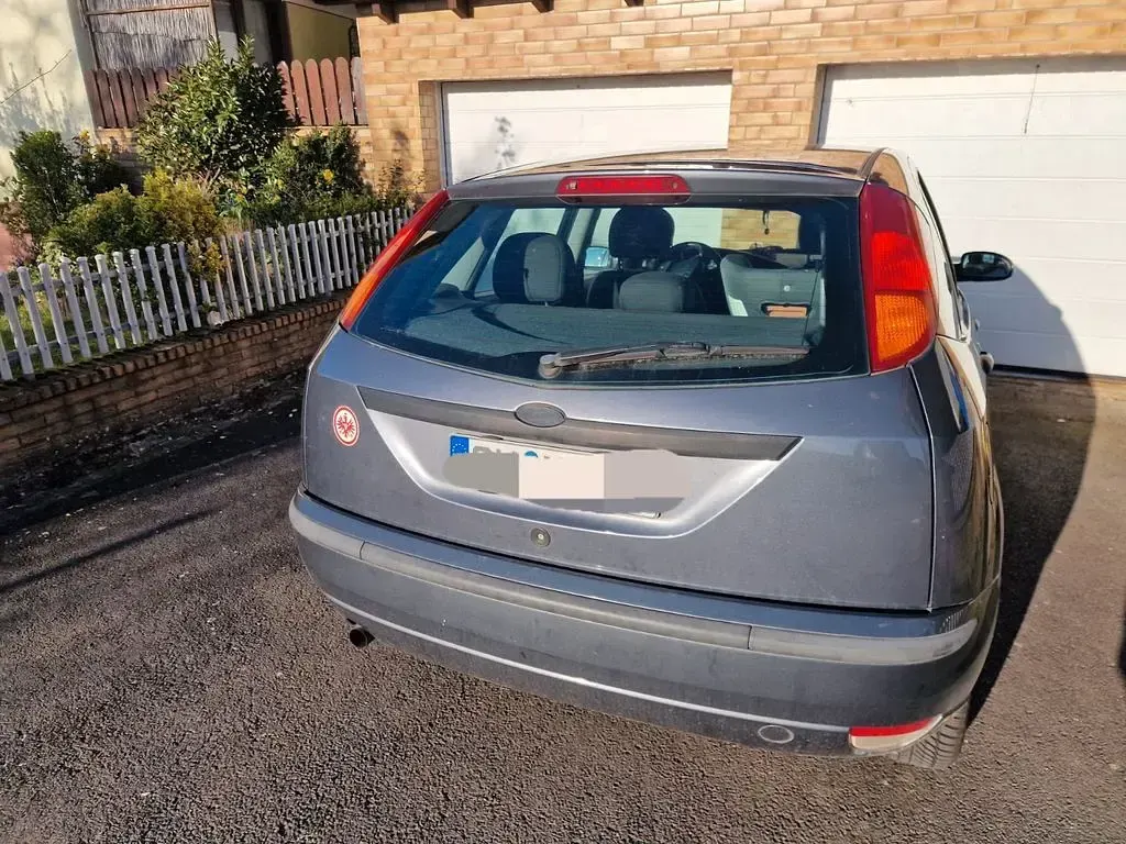 Gebraucht Ford Focus 116 PS (85 kW) 2004 Grau Limousine