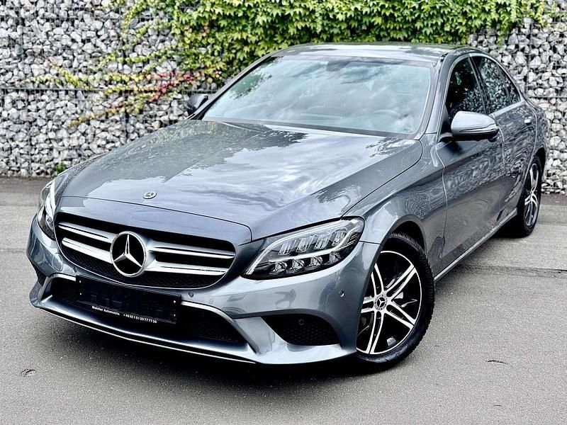 Selinitgrau Gebraucht 2021 Mercedes C180 Avantgarde Limousine | 22.500 € (Superpreis) - Bild 1/4