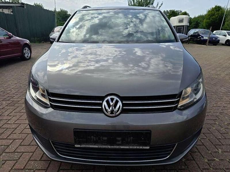 Grau Gebraucht 2010 VW Touran Trendline Van / Kleinbus | 3.999 € (Guter Preis) - Bild 1/4