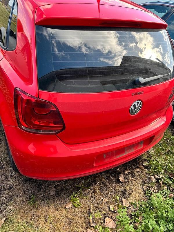 Gebraucht VW Polo 60 PS (44 kW) 2010 Rot Kleinwagen