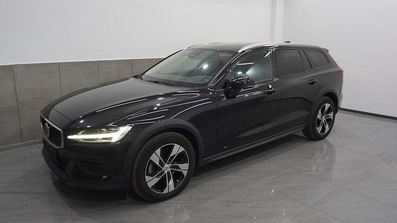 Gebraucht Volvo V60 CC Plus 197 PS (144 kW) 2023 Schwarz Kombi