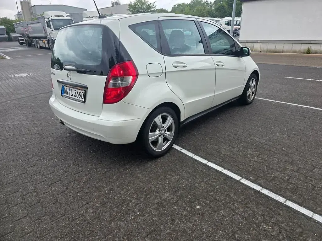 Gebraucht Mercedes A160 Avantgarde 95 PS (69 kW) 2010 Weiß Van / Kleinbus