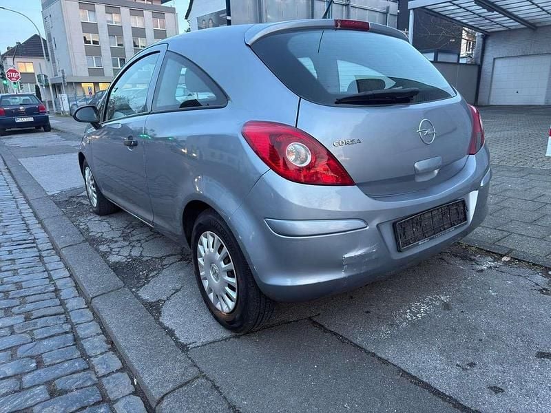 Gebraucht Opel Corsa Selection 80 PS (58 kW) 2009 Lichtsilber metallic Kleinwagen