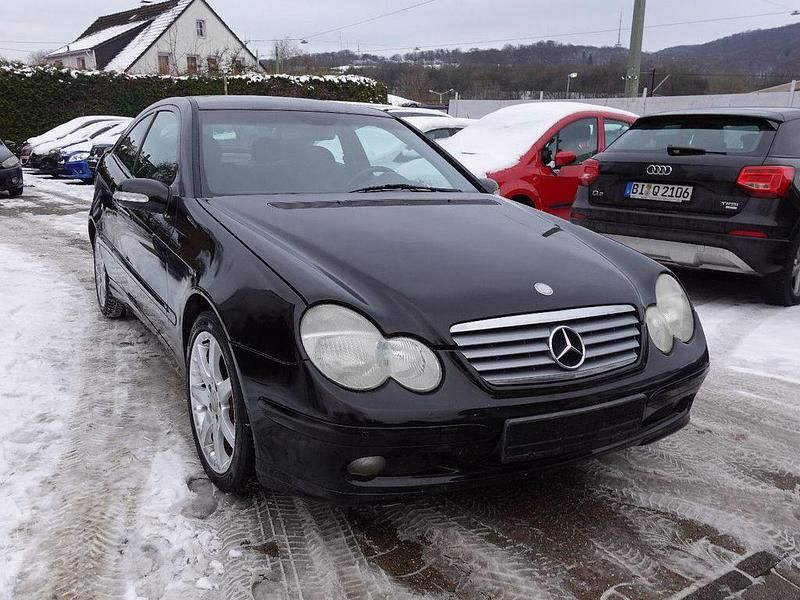 Schwarz Gebraucht 2002 Mercedes C180 Coupé | 1.800 € (Teuer) - Bild 1/4