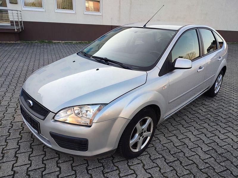 Gebraucht Ford Focus Ambiente 80 PS (58 kW) 2007 Silber Limousine