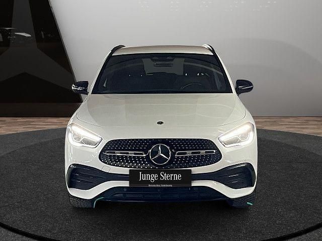 Weiß Gebraucht 2020 Mercedes GLA250 AMG SUV | 29.890 € (Fairer Preis) - Bild 1/4