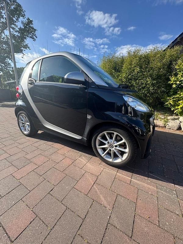 Schwarz Gebraucht 2013 Smart ForTwo Coupé Kleinwagen | 4.599 € (Fairer Preis) - Bild 1/4