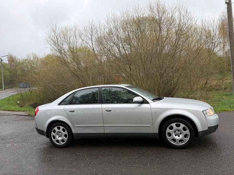 Second-hand Audi A4 131 CP (96 kW) 2002 Gri Berlinǎ