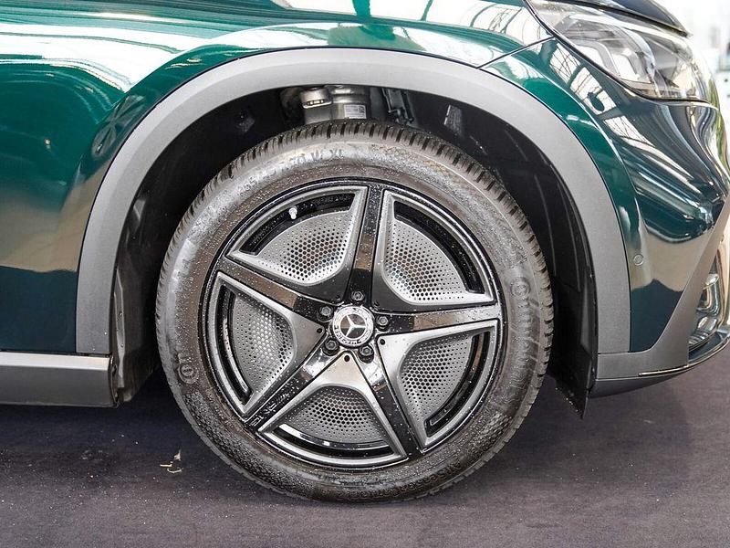 Gebraucht Mercedes EQE300 AMG line 180 kW (245 PS) 2024 Lack smaragdgrün SUV