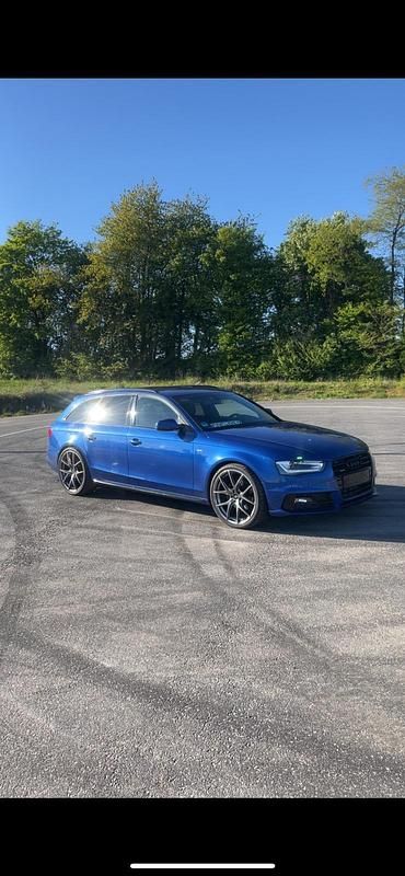 Blau Gebraucht 2015 Audi A4 Competition Kombi | 16.000 € (Etwas zu teuer) - Bild 1/4