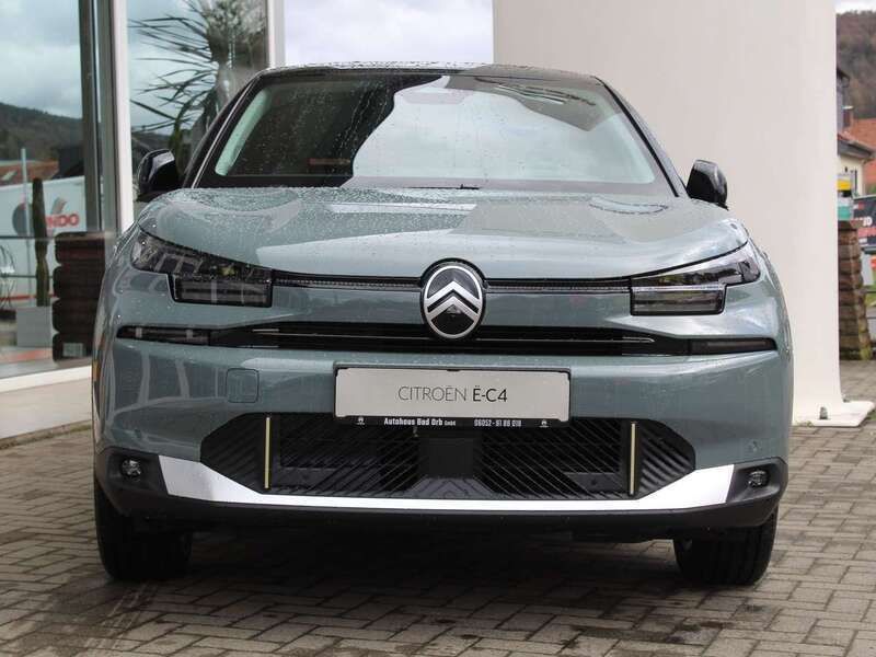 Neu Citroën e-C4 114 kW (156 PS) 2025 Lackierung manhattan green Kleinwagen