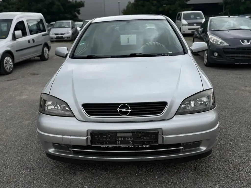 Gebraucht Opel Astra 101 PS (74 kW) 2003 Silber Limousine