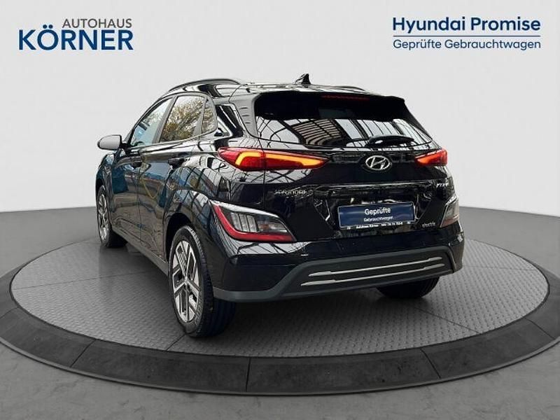 Gebraucht Hyundai Kona Trend 100 kW (136 PS) 2022 Schwarz SUV