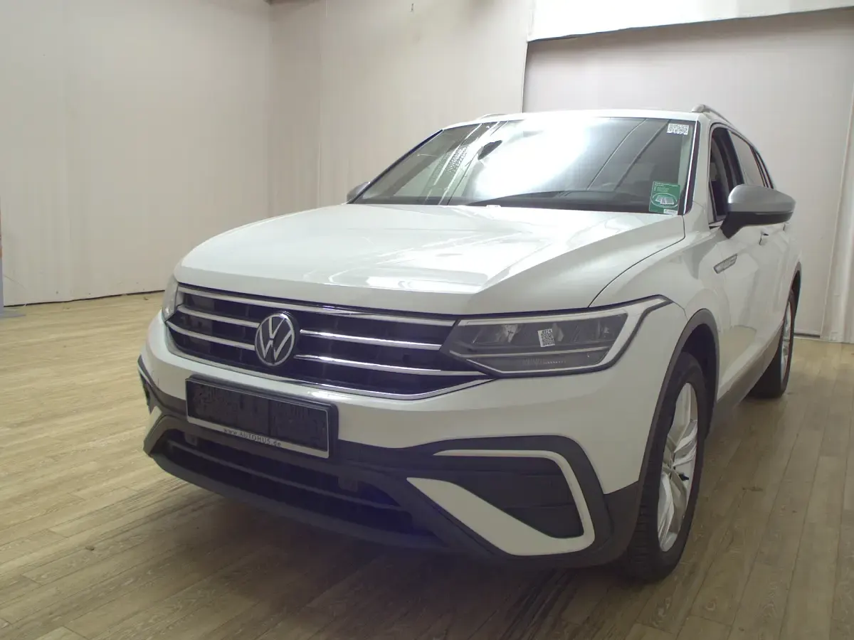 Gebraucht VW Tiguan Allspace Life 200 PS (147 kW) 2023 Weiss SUV