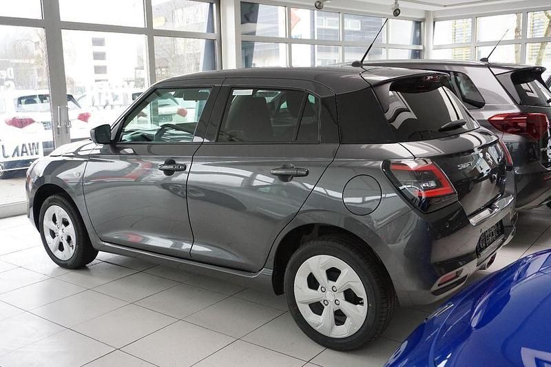 Neu Suzuki Swift 83 PS (61 kW) 2026 Grau Limousine