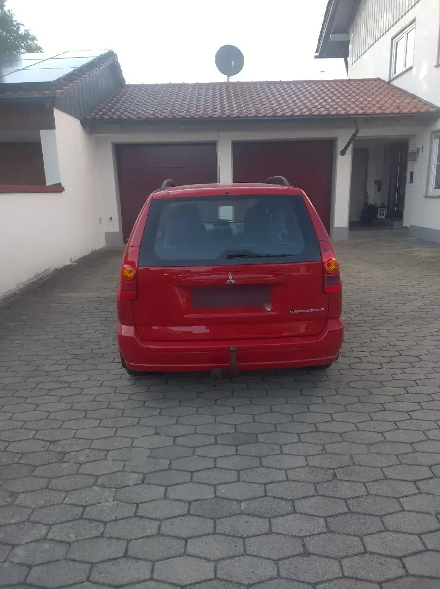 Gebraucht Mitsubishi Space Star 111 PS (81 kW) 2003 Rot Van / Kleinbus