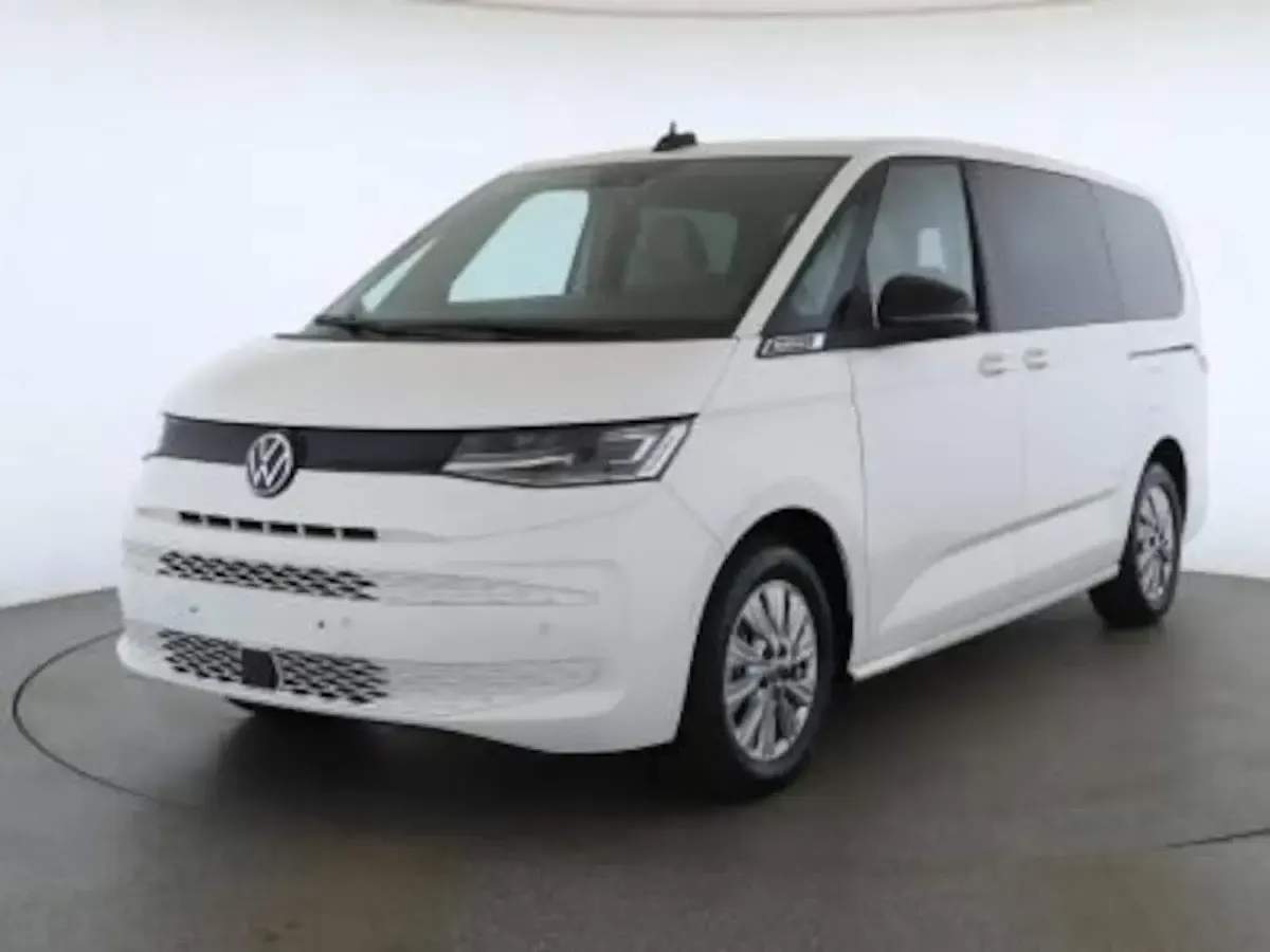 Gebraucht VW Multivan Basis 150 PS (110 kW) 2025 Van / Kleinbus