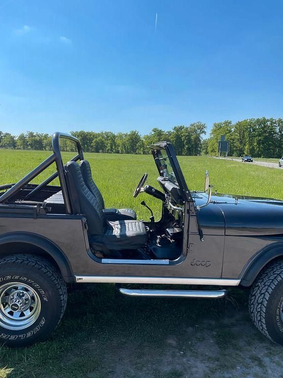 Gebraucht Jeep CJ 106 PS (77 kW) 1984 Schwarz SUV