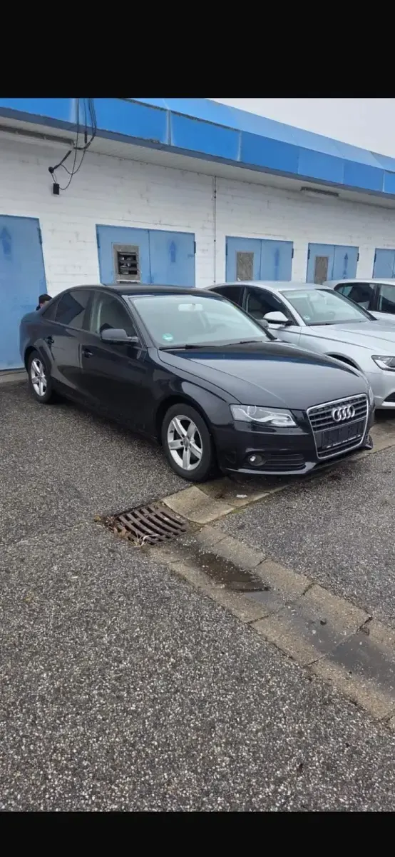 Używany Audi A4 160 KM (117 kW) 2009 Czarny Sedan/Limuzyna
