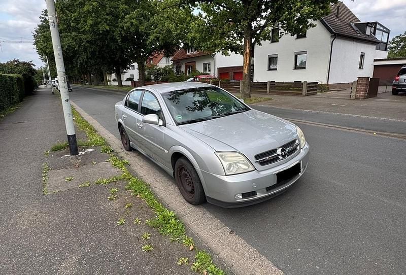 Grau Gebraucht 2005 Opel Vectra Limousine | 1.200 € (Guter Preis) - Bild 1/4