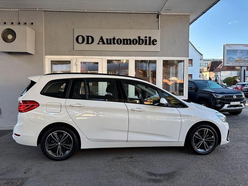 Weiß Gebraucht 2022 BMW 218 Sport Line Kombi | 25.690 € (Fairer Preis) - Bild 1/4