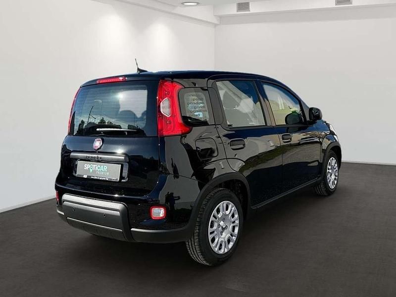Gebraucht Fiat Panda 69 PS (50 kW) 2024 Cinema schwarz Kleinwagen