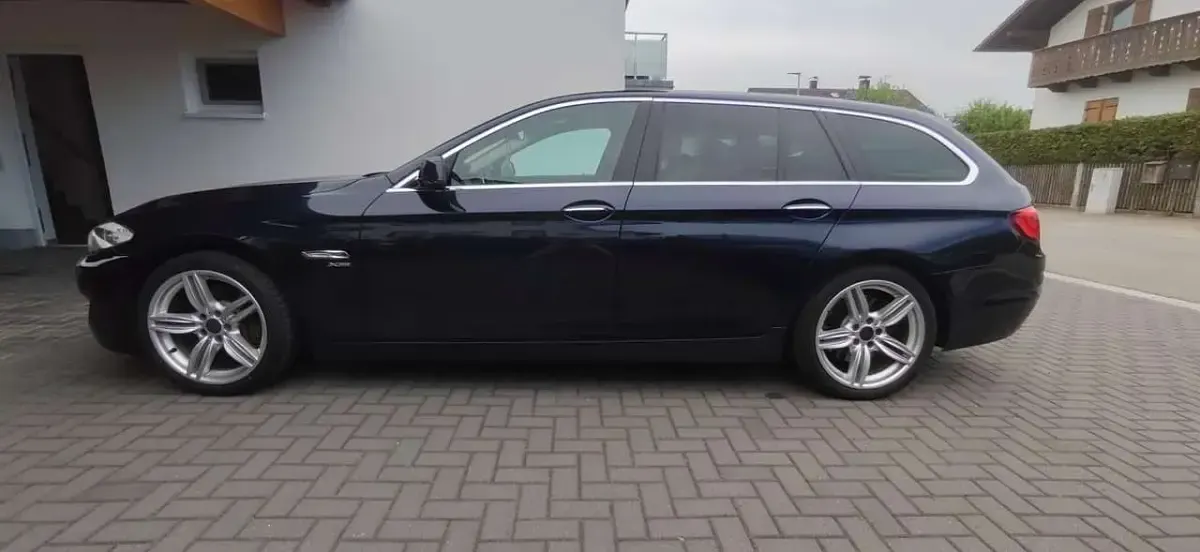 Gebraucht BMW 530 258 PS (189 kW) 2011 Blau Kombi